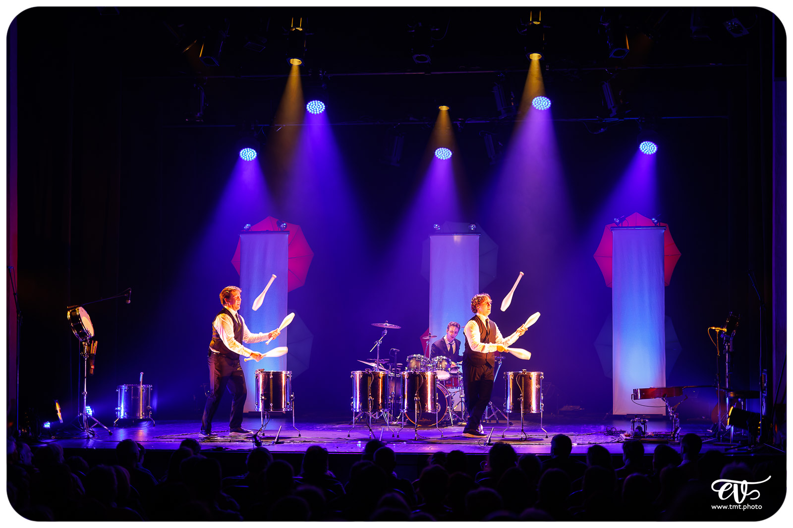 DRUM BROTHERS (LES FRÈRES COLLE)